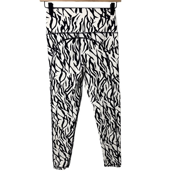 Zyia Active Safari Pocket High Rise 7/8 Leggings Zebra Print Size 6-8 - Picture 4 of 6